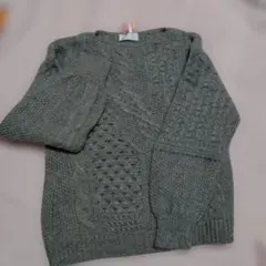 マメクロゴウチ　グレー ケーブルニット 総柄セーター