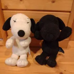 UNIQLO × KAWS × PEANUTS SNOOPY