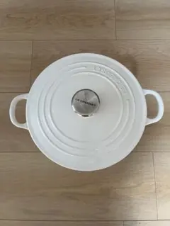 LE CREUSET 両手鍋 オーバル27cm クリーム色 - メルカリ