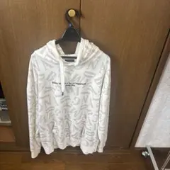 ホワイト ロゴプリント パーカー