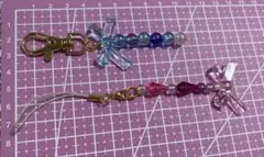 ビーズ ペアチャーム クロスモチーフ ストラップ　ハンドメイド　お揃いコーデ