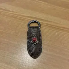 レザーキーホルダー 赤い石付き