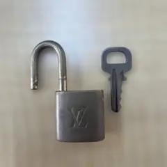 Item thumbnail for item 578ad764-3a34-4e8d-b62d-21256c2dc18b