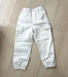 ユニクロ　キッズ　カーゴパンツ　白　ホワイト