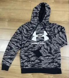 Under Armour 迷彩柄パーカー MD