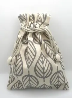 グレーの葉模様の巾着袋　北欧風　ハンドメイド