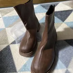 ブラウン ジッパー付きブーツ