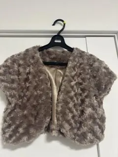 ベージュファーボレロ