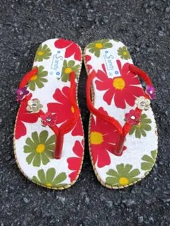 送料込み③【２２ｃｍ～２２・５ｃｍ】新品＊お花プリント＊鈴付き＊ビーチサンダル