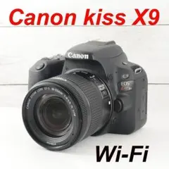 ✨Canon Kiss X9✨スマホ転送❣️自撮り❣️高速AF❣️Wi-Fi❣️美品 ✨Canon kiss X9✨スマホ転送OK✨一眼レフカメラ✨バッグ付！ - メルカリ