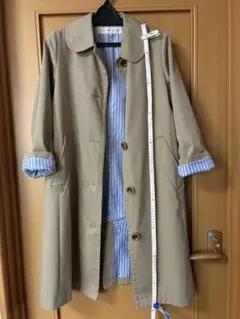 【child woman】ベージュ トレンチコート 長袖丸襟　ストライプ　ブルー