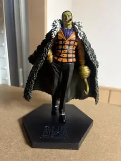 ONE PIECE クロコダイル フィギュアのサムネイル