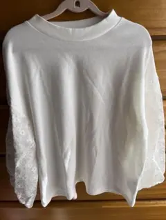 earth music & ecology トップス　長袖　ホワイト　白　花柄