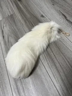 きつね しっぽ ファーチャーム ホワイト ふわふわ キーホルダー ダンス Y2K