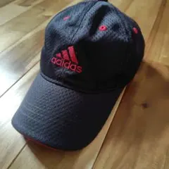 【adidas】 メッシュキャップ ブラック レッド