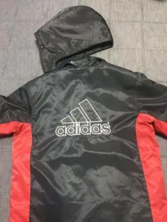 adidas アディダスのサムネイル