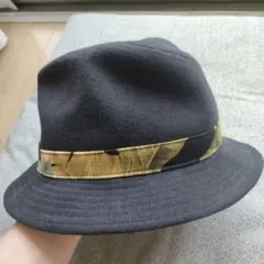 CA4LA フェドラハット黒の葉柄バンド付き