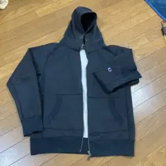 チャンピオンのパーカー