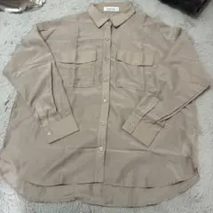 Shel'tter ベージュシャツ ブラウス