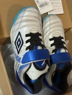 umbro トレーニングシューズ ホワイト/ブルー19cm