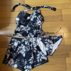 5005 水着セット　花柄　黒
