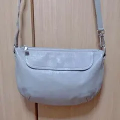 FURLA ベージュ レザー ショルダーバッグ　フルラ