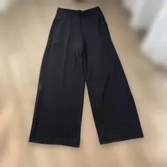 UNIQLOクレープジャージーストレートパンツ（M・黒）