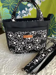 ぷっくり可愛い花柄２WAYショルダートートバック.カメリア柄