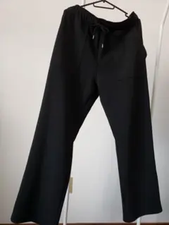 ブラック ワイドレッグパンツ　ゴムあり　４Lサイズ