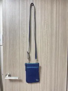 美品　ファミリア　ピオヌンナル　スマホポシェット　テリア　VIVO ヴィーヴォ