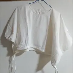 白いクロップド五分袖トップス INGNI