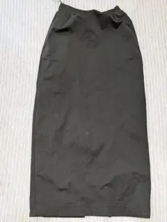 UNIQLO ウルトラストレッチアクティブナローマキシスカート
