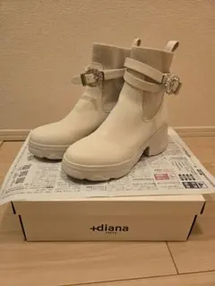 【軽量】クリスタルバックル ショートブーツ （アイボリー人工スムース）