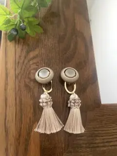 アンティークイヤリング＊ 大ぶり　タッセル　ビジュー　ゴールド　神崎恵　ストーン