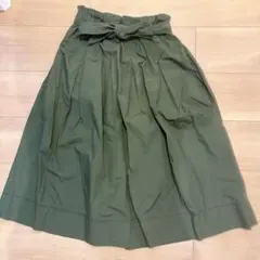 ユニクロ　リボン付きオリーブグリーンフレアスカート