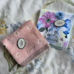 TOCCA トッカ　花柄　ハンカチタオル　花刺繍　レディースハンカチ　2枚組のサムネイル