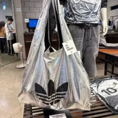 韓国限定adidas シルバー エコバッグ