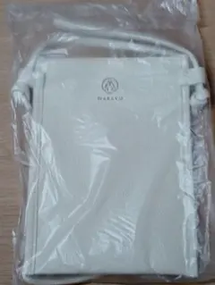 【新品未使用】WARAKU ホワイト スマホショルダーバッグ