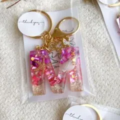 【名入れOK】パープル海　イニシャルキーホルダー レジン 貝殻 誕生日 ギフト