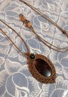 紅十勝石　天然石　マクラメ　ペンダント