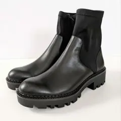 【タグ付き】ZARA ザラ　ショートブーツ　サイドジップ　トラックソール　黒