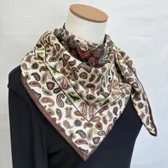 3-39.マルチカラーペイズリーモチーフ　スクエアスカーフ　ブラウン系系