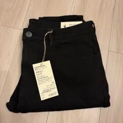 新品 ユニクロ スキニーデニムパンツ ブラック W33-L30