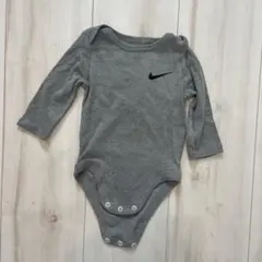 【1度着用】Nike グレー 長袖 ボディスーツ 62-68cm