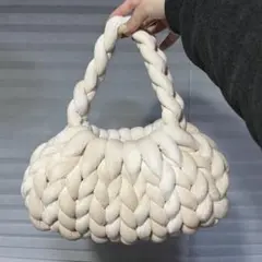 マンドゥバッグ　【オフホワイト】 チャンキーニット