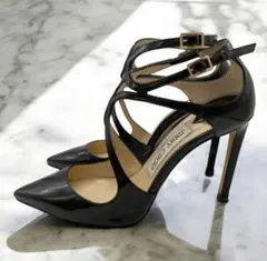 JIMMY CHOO エナメル　ストラップ パンプス ブラック　ランサーのサムネイル