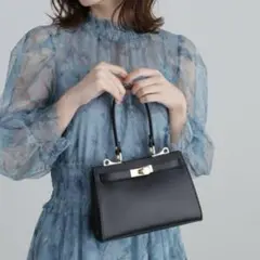 Item thumbnail for item 7a32a24c-10cf-4816-bb95-32d0785fd95d