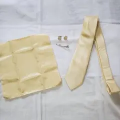 【最終値下げ】メンズ ネクタイ ポケットチーフ ネクタイピン カフスボタン 黄色