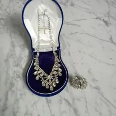 クリスタルビジュー ネックレス＆イヤリングセット