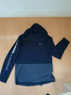 UNDER ARMOUR パーカーYXL